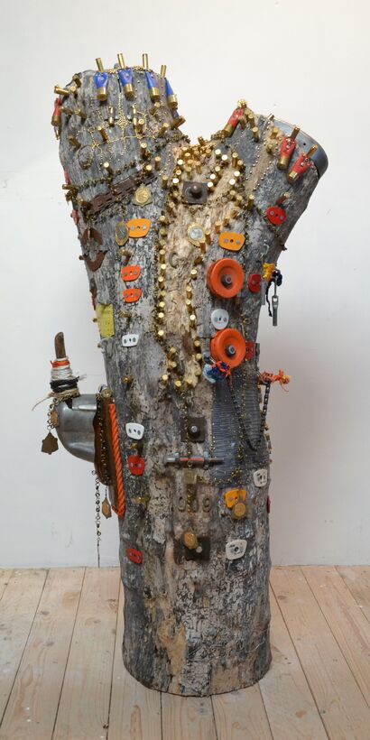 Miss Gun Powder - a Sculpture & Installation Artowrk by Mikala Valeur